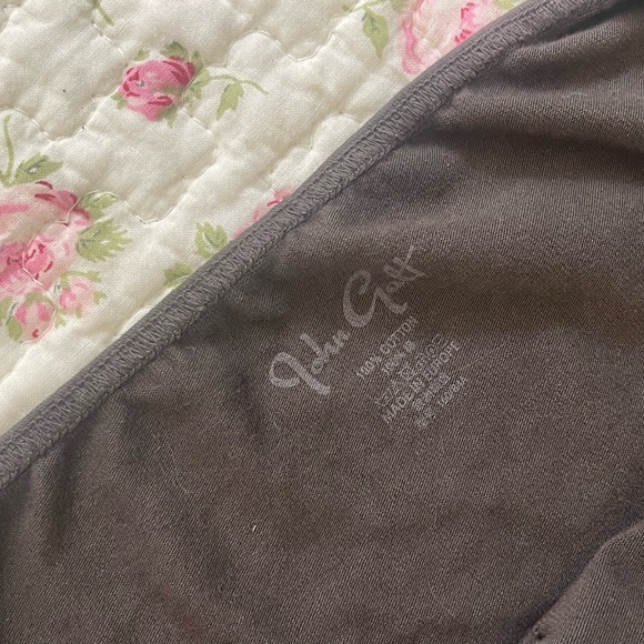 brandy melville tank - Picture 3 of 3